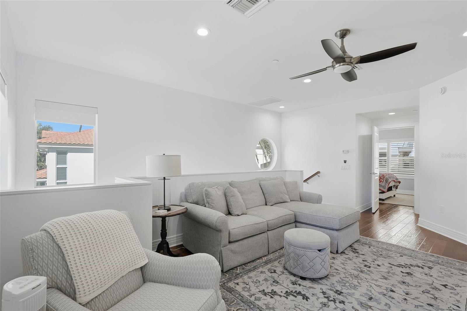 Image 21 of 69 For 1325 Snell Isle Boulevard Ne 105