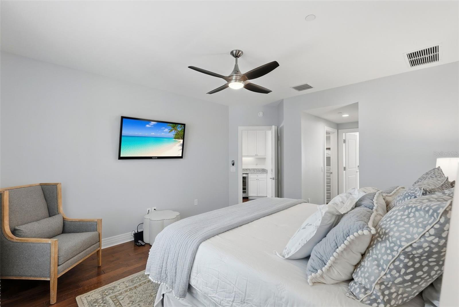 Image 27 of 69 For 1325 Snell Isle Boulevard Ne 105