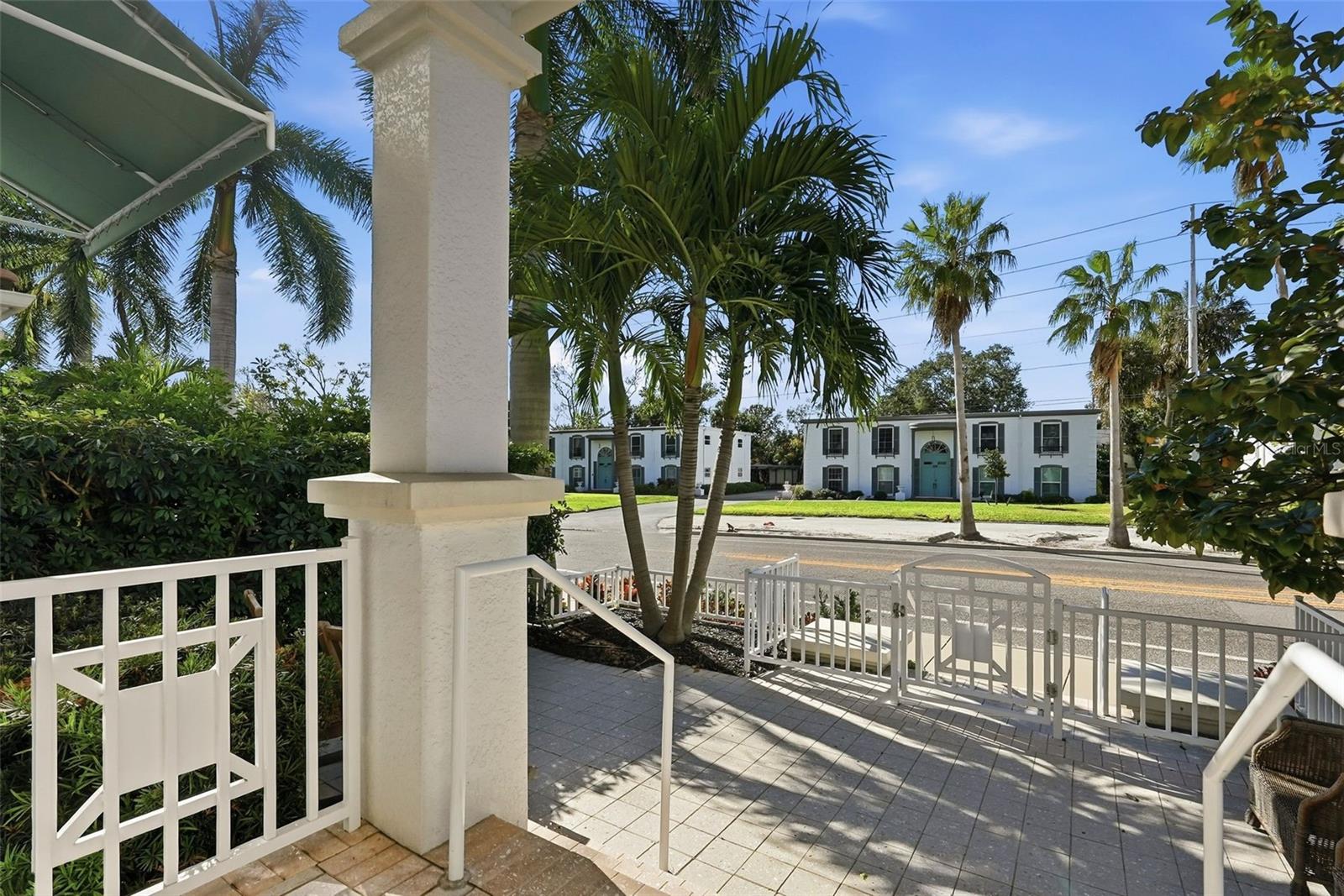 Image 4 of 69 For 1325 Snell Isle Boulevard Ne 105