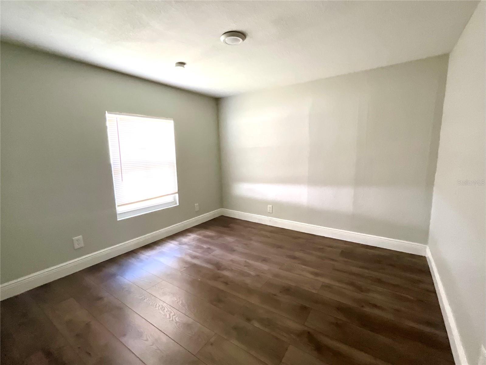 Image 18 of 28 For 8507 Edison