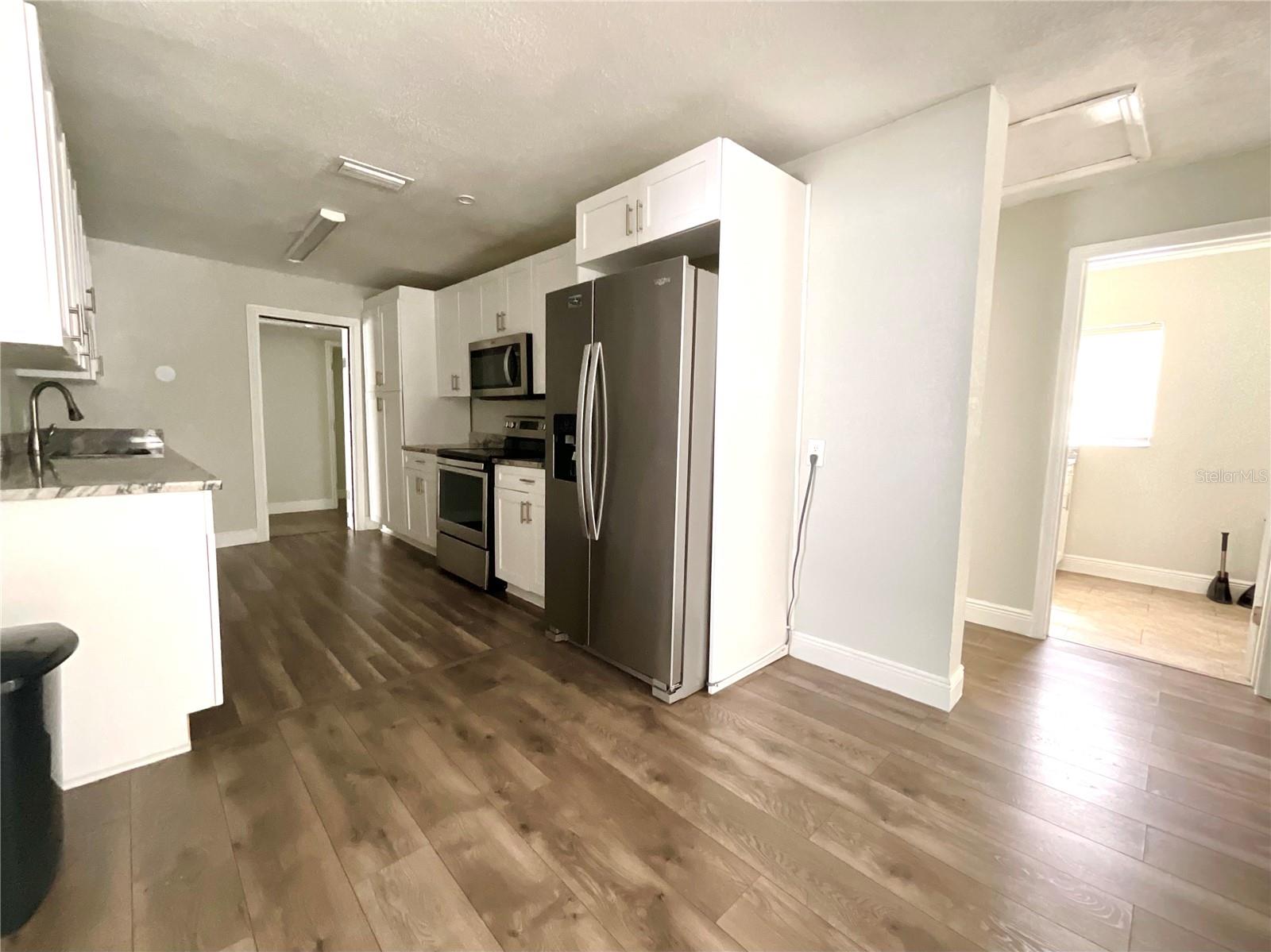 Image 9 of 28 For 8507 Edison