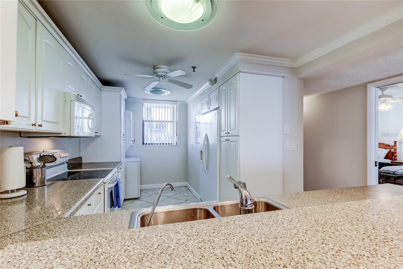 Listing photo id 14 for 14900 Gulf Boulevard 206