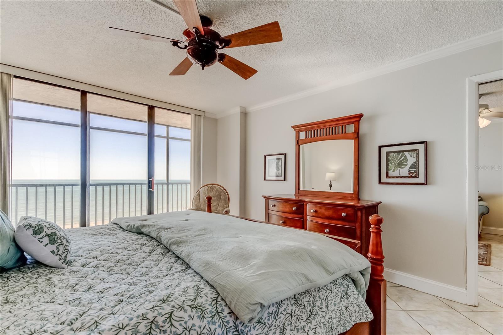 Listing photo id 19 for 14900 Gulf Boulevard 206