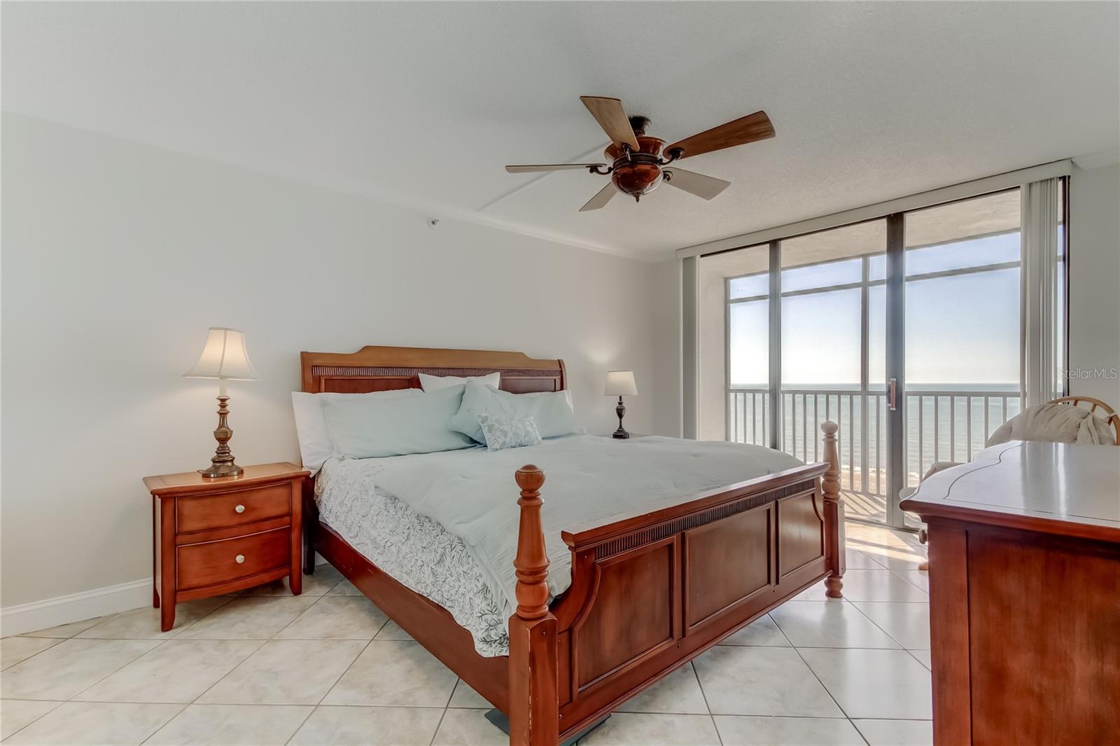 Listing photo id 20 for 14900 Gulf Boulevard 206