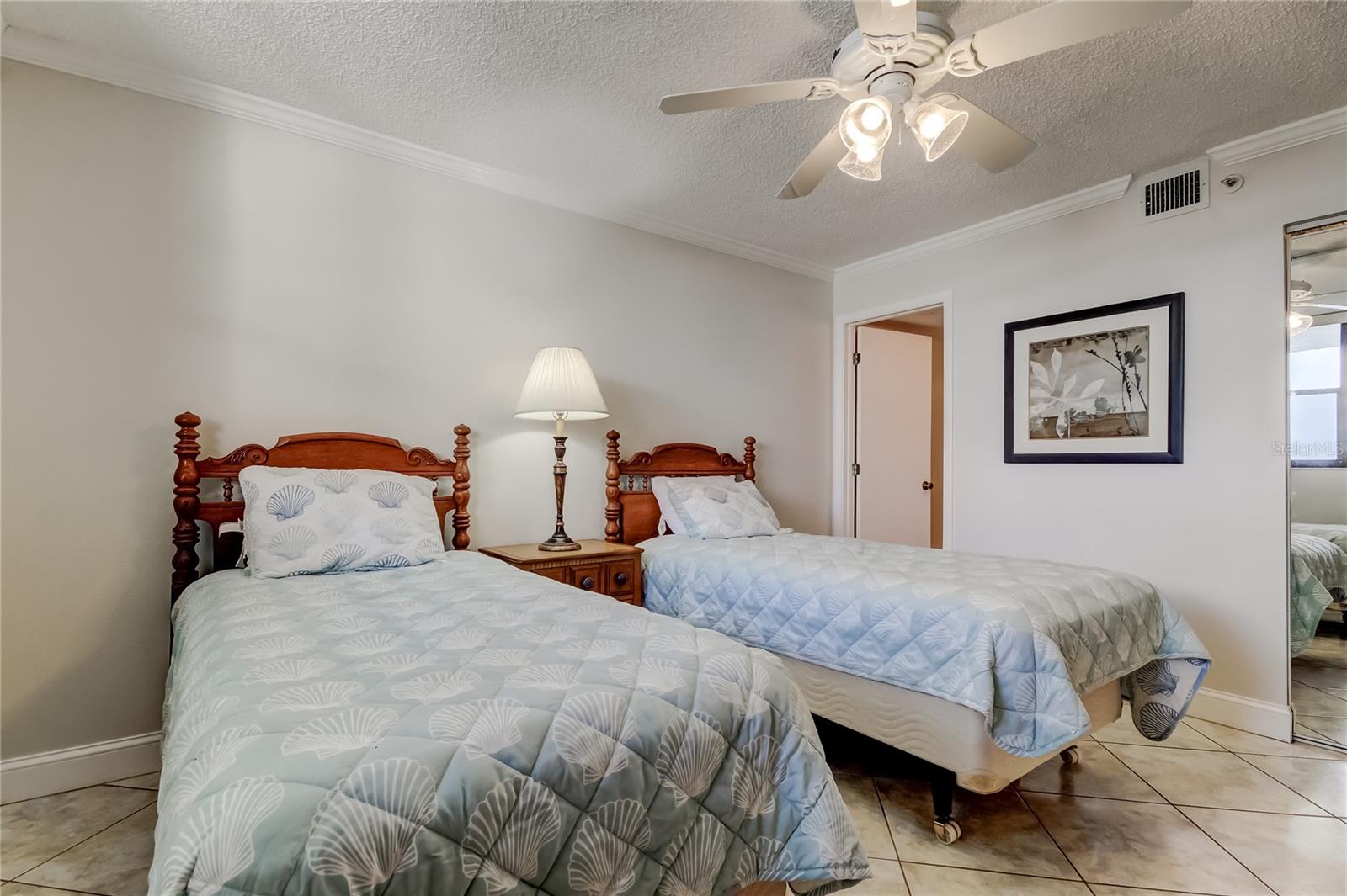 Listing photo id 24 for 14900 Gulf Boulevard 206