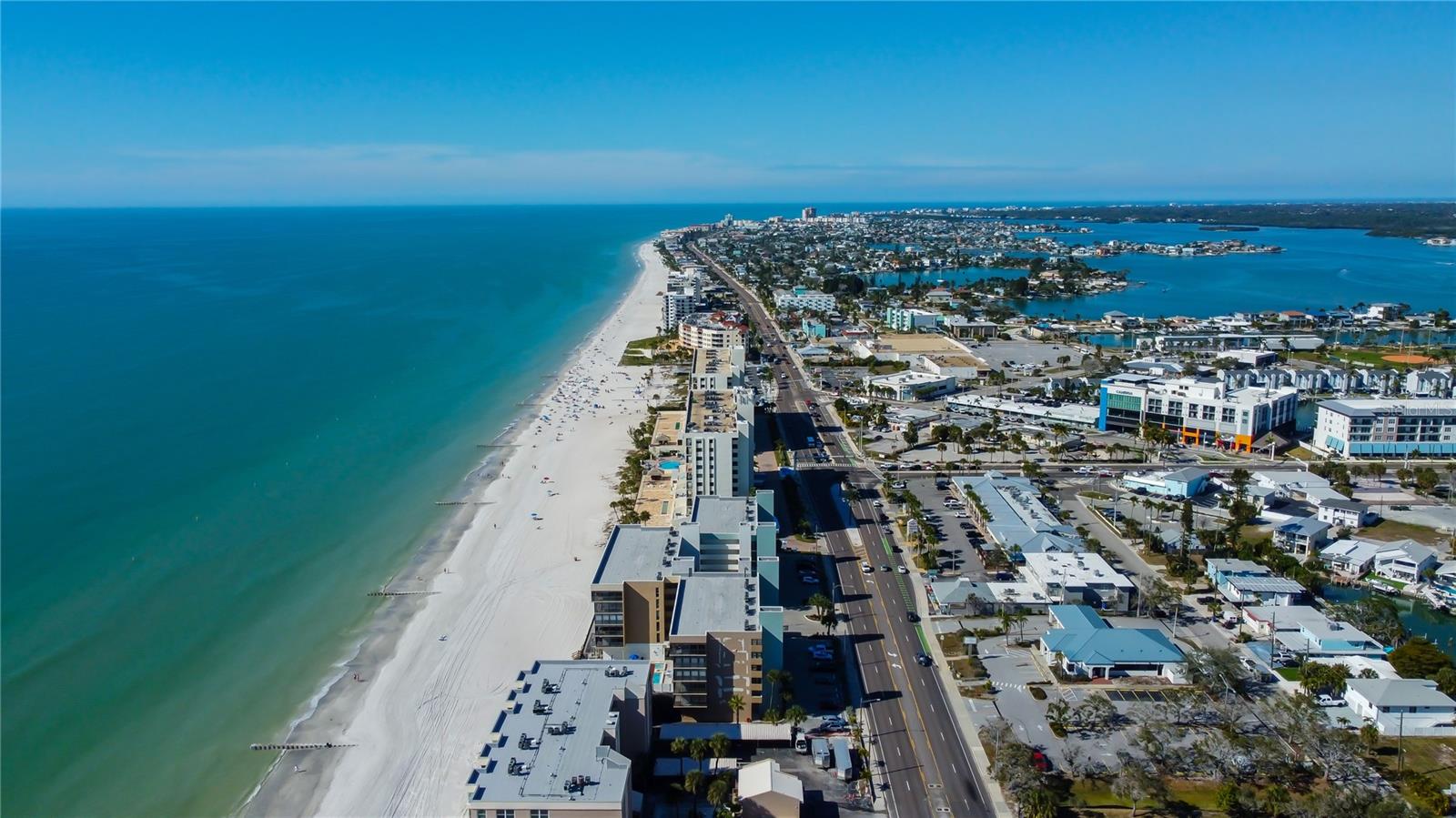 Listing photo id 32 for 14900 Gulf Boulevard 206