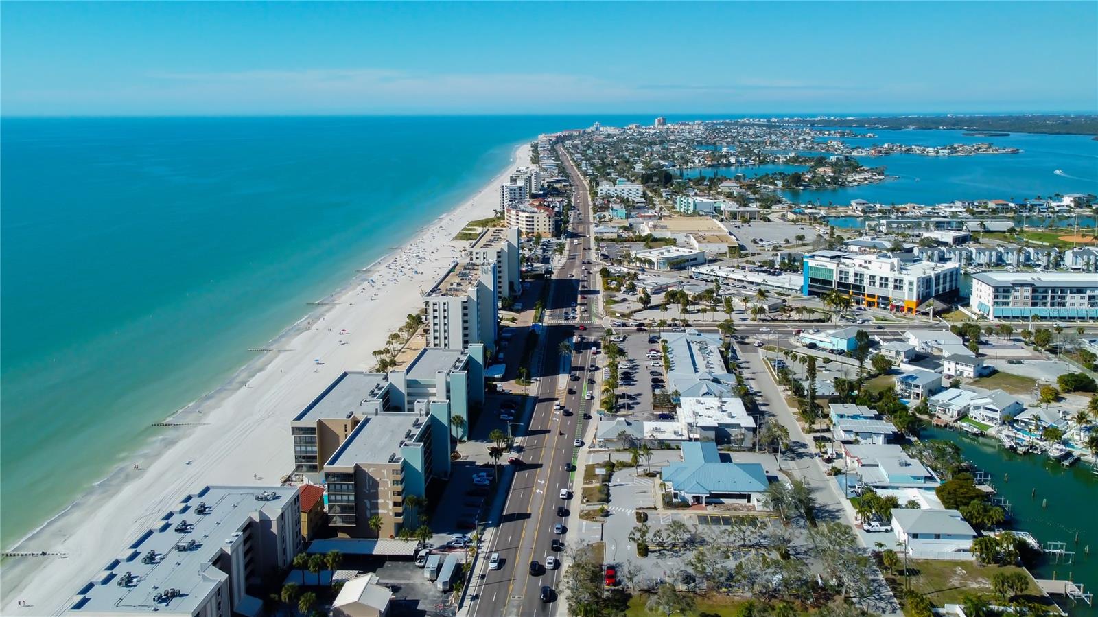 Listing photo id 33 for 14900 Gulf Boulevard 206