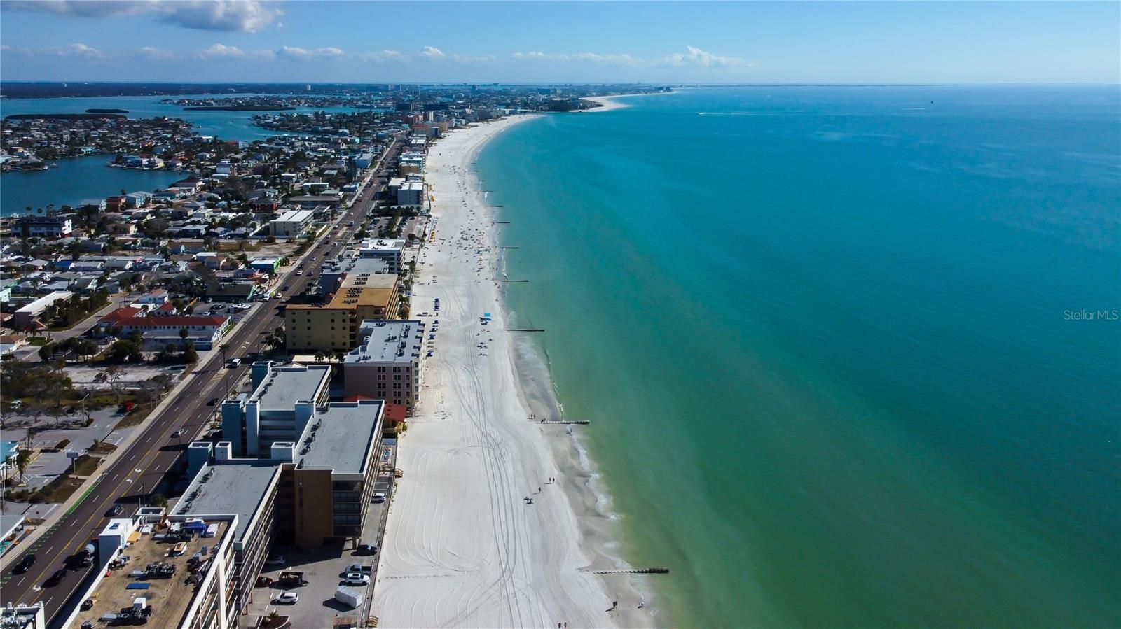 Listing photo id 37 for 14900 Gulf Boulevard 206