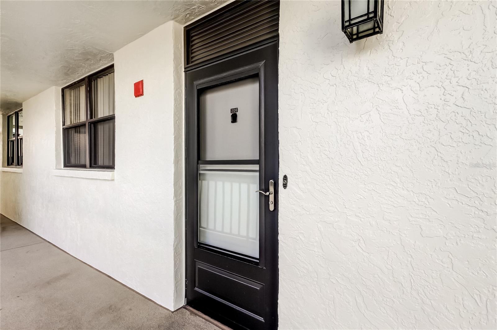 Listing photo id 2 for 14900 Gulf Boulevard 206