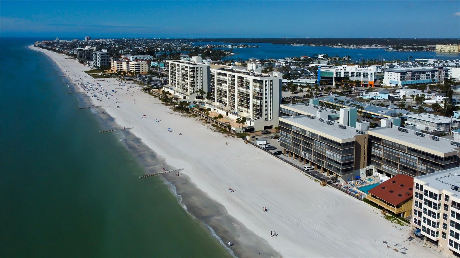 Listing photo id 39 for 14900 Gulf Boulevard 206