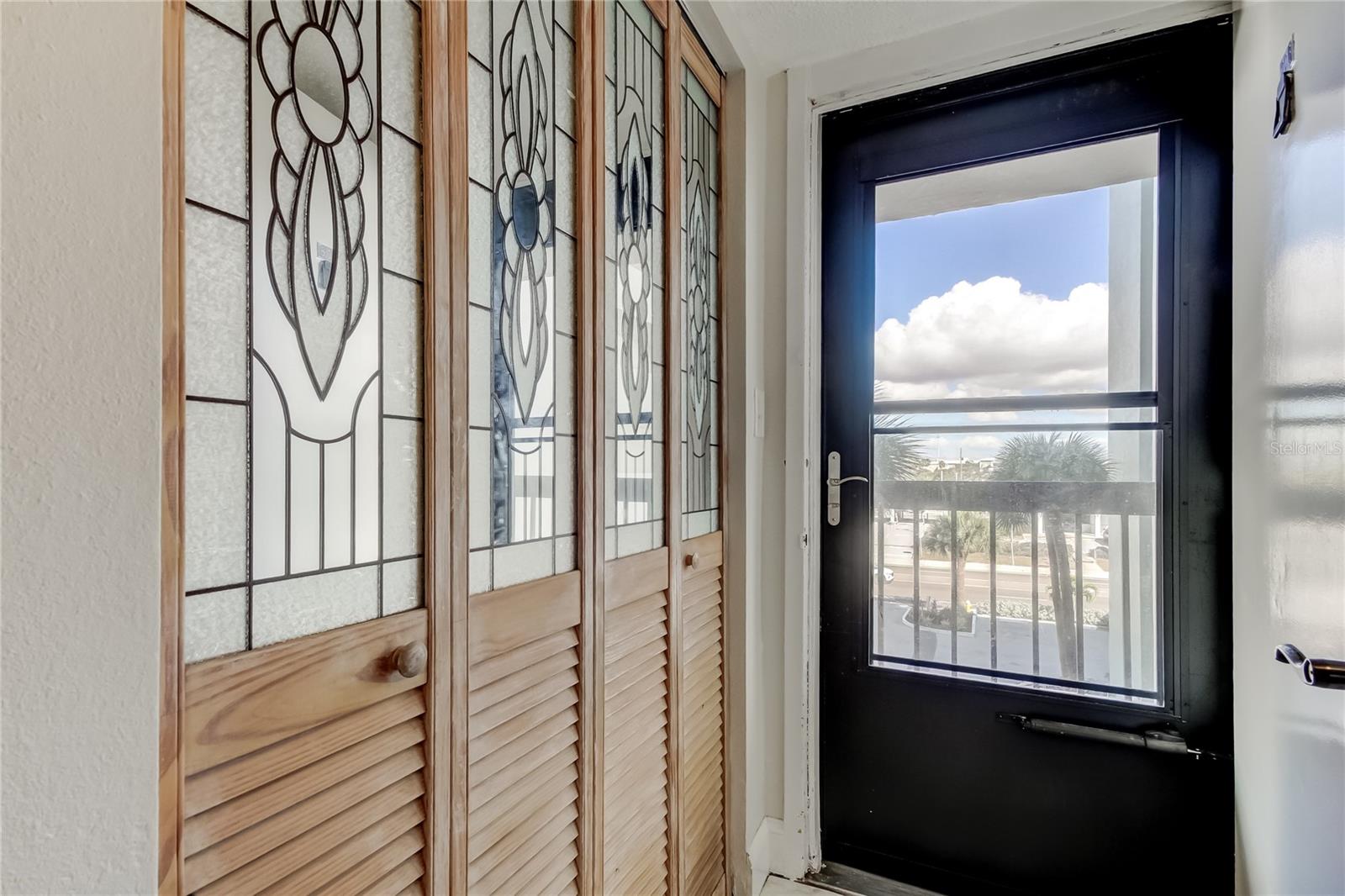 Listing photo id 3 for 14900 Gulf Boulevard 206