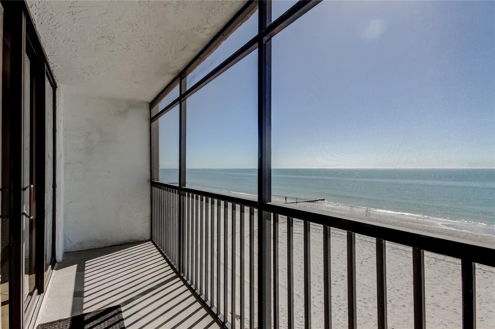 Listing photo id 5 for 14900 Gulf Boulevard 206