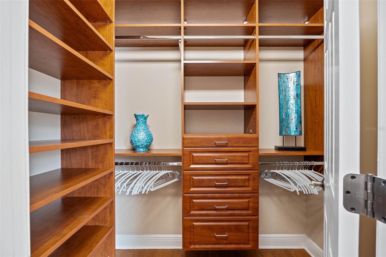 Image 24 of 53 For 748 Winslow Park