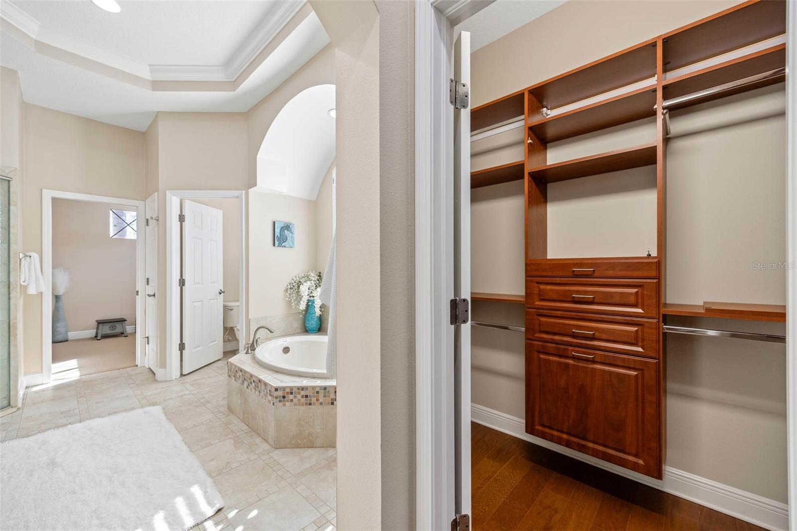 Image 25 of 53 For 748 Winslow Park