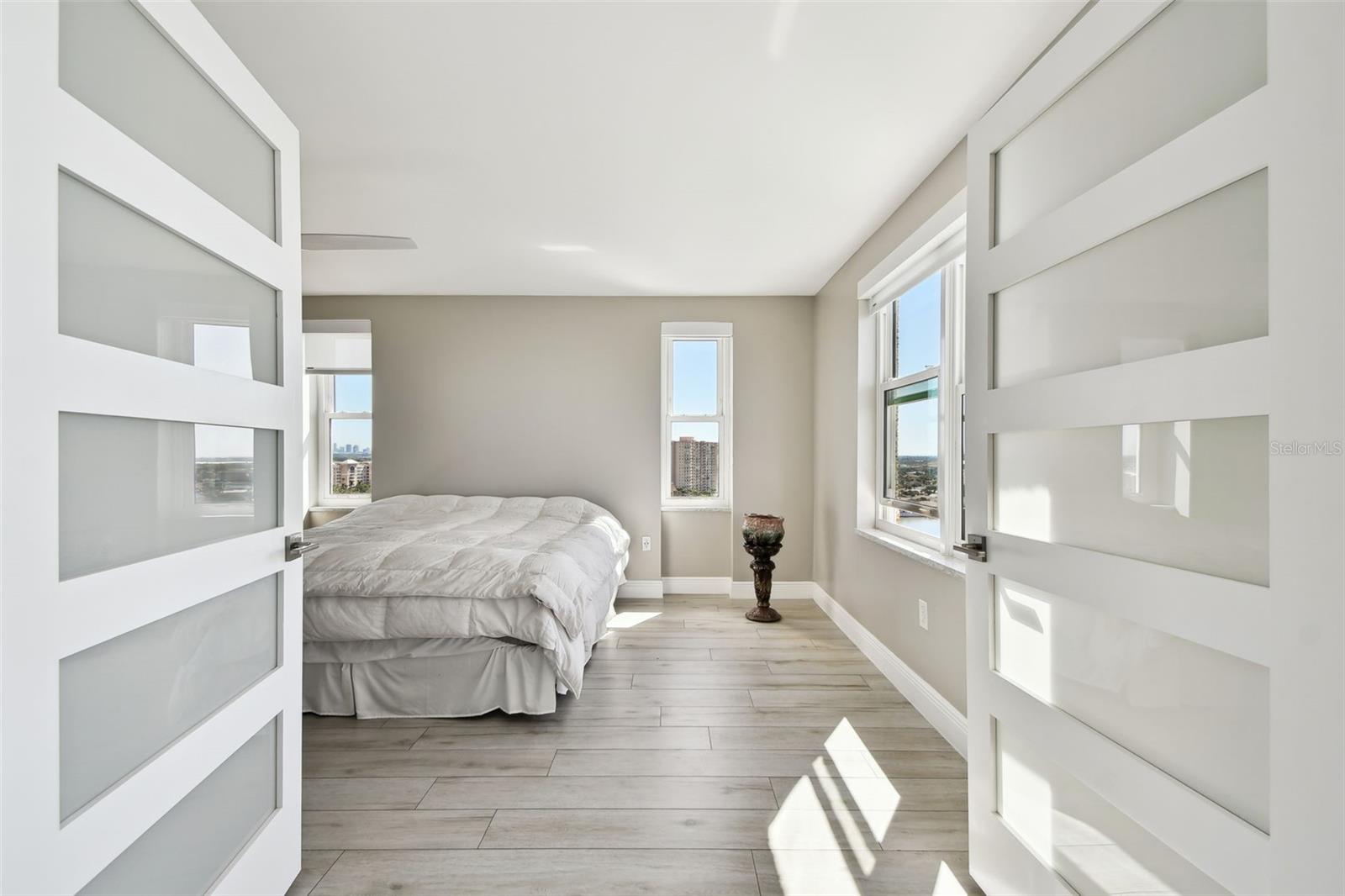 Image 16 of 88 For 5200 Brittany Drive S 1502