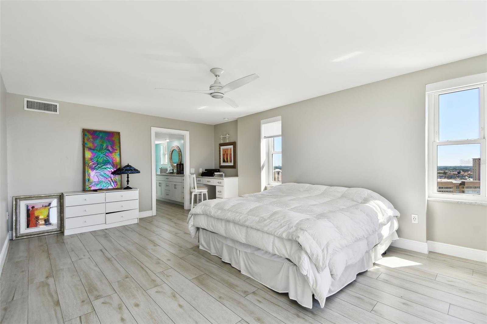 Image 17 of 88 For 5200 Brittany Drive S 1502