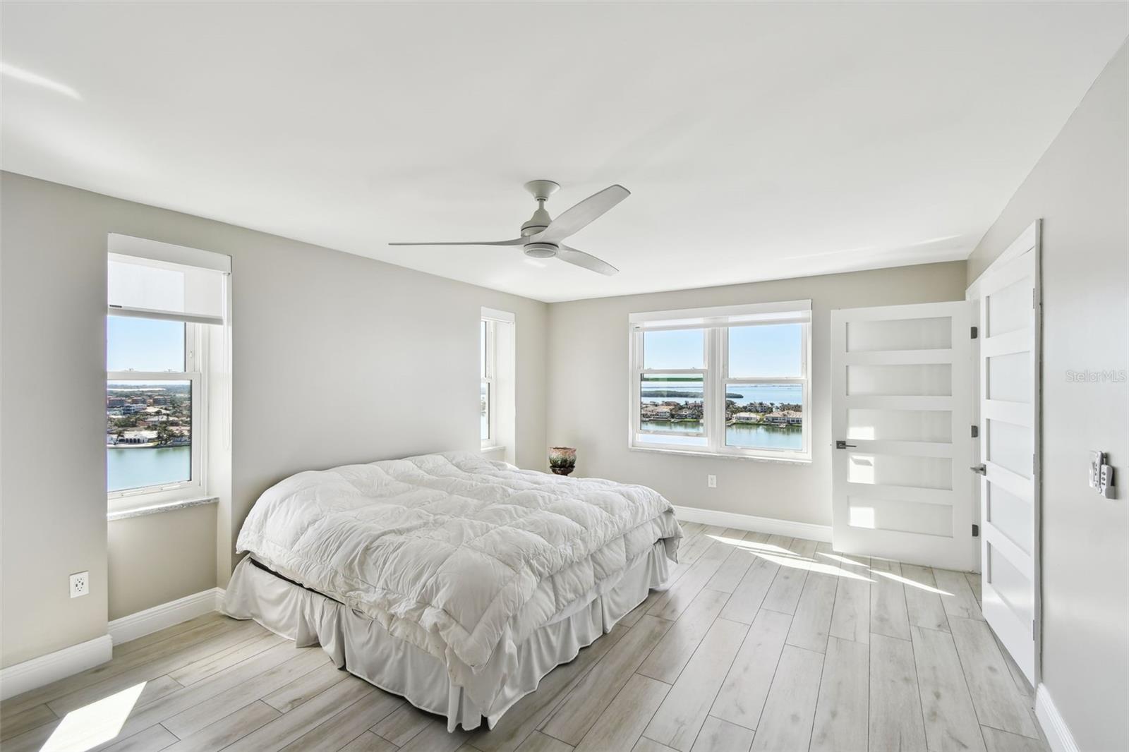 Image 23 of 88 For 5200 Brittany Drive S 1502