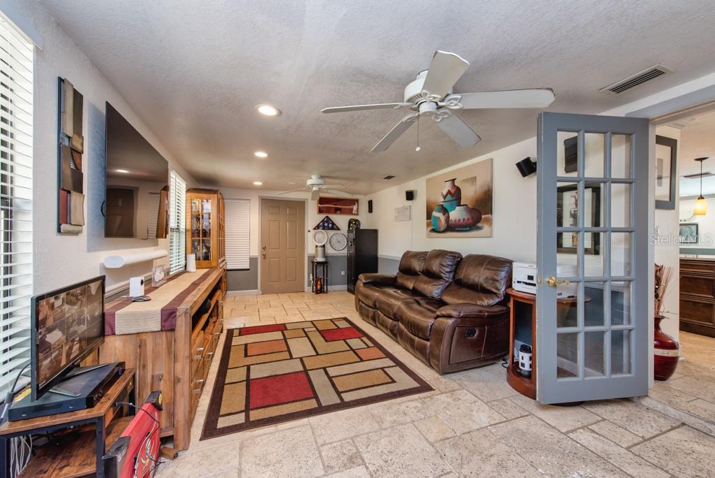 Image 16 of 46 For 2816 Applewood Drive