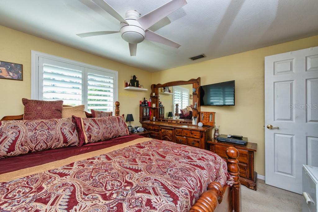 Image 19 of 46 For 2816 Applewood Drive