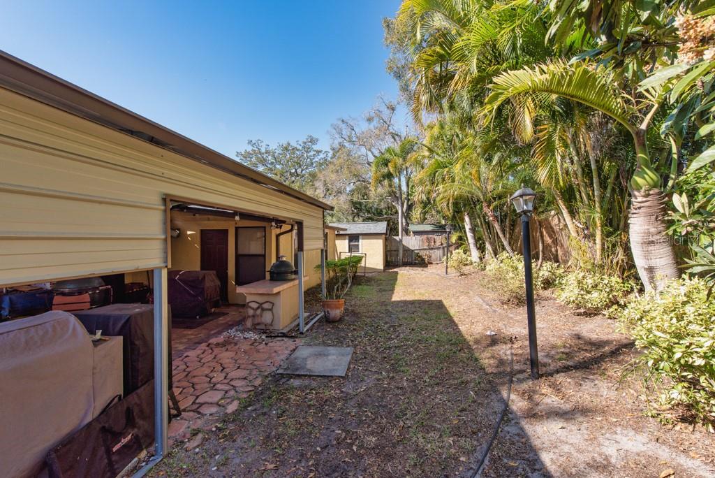 Image 33 of 46 For 2816 Applewood Drive