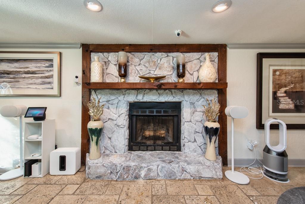 Image 4 of 46 For 2816 Applewood Drive