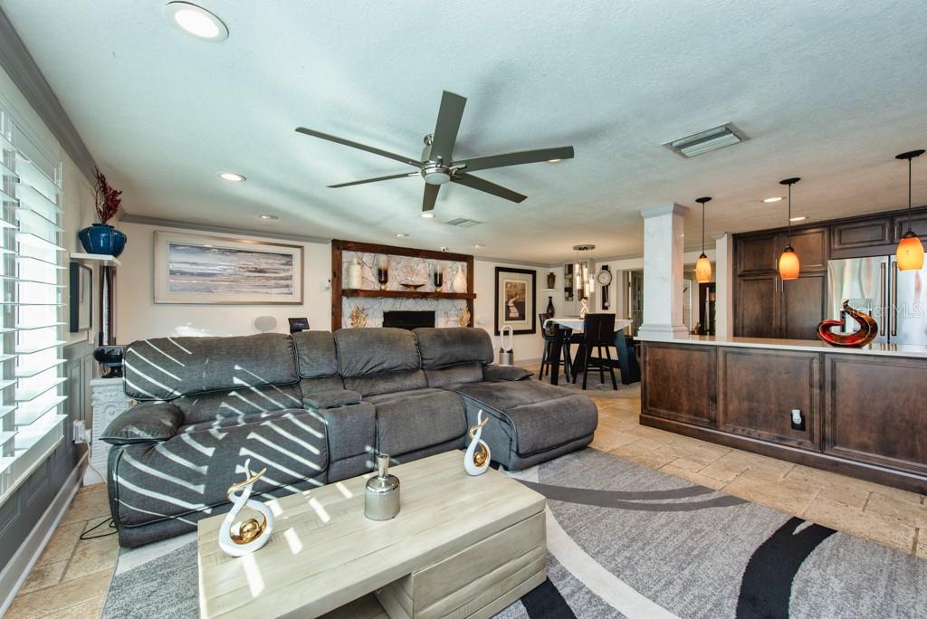 Image 7 of 46 For 2816 Applewood Drive