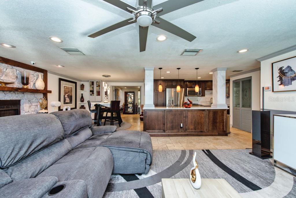 Image 8 of 46 For 2816 Applewood Drive