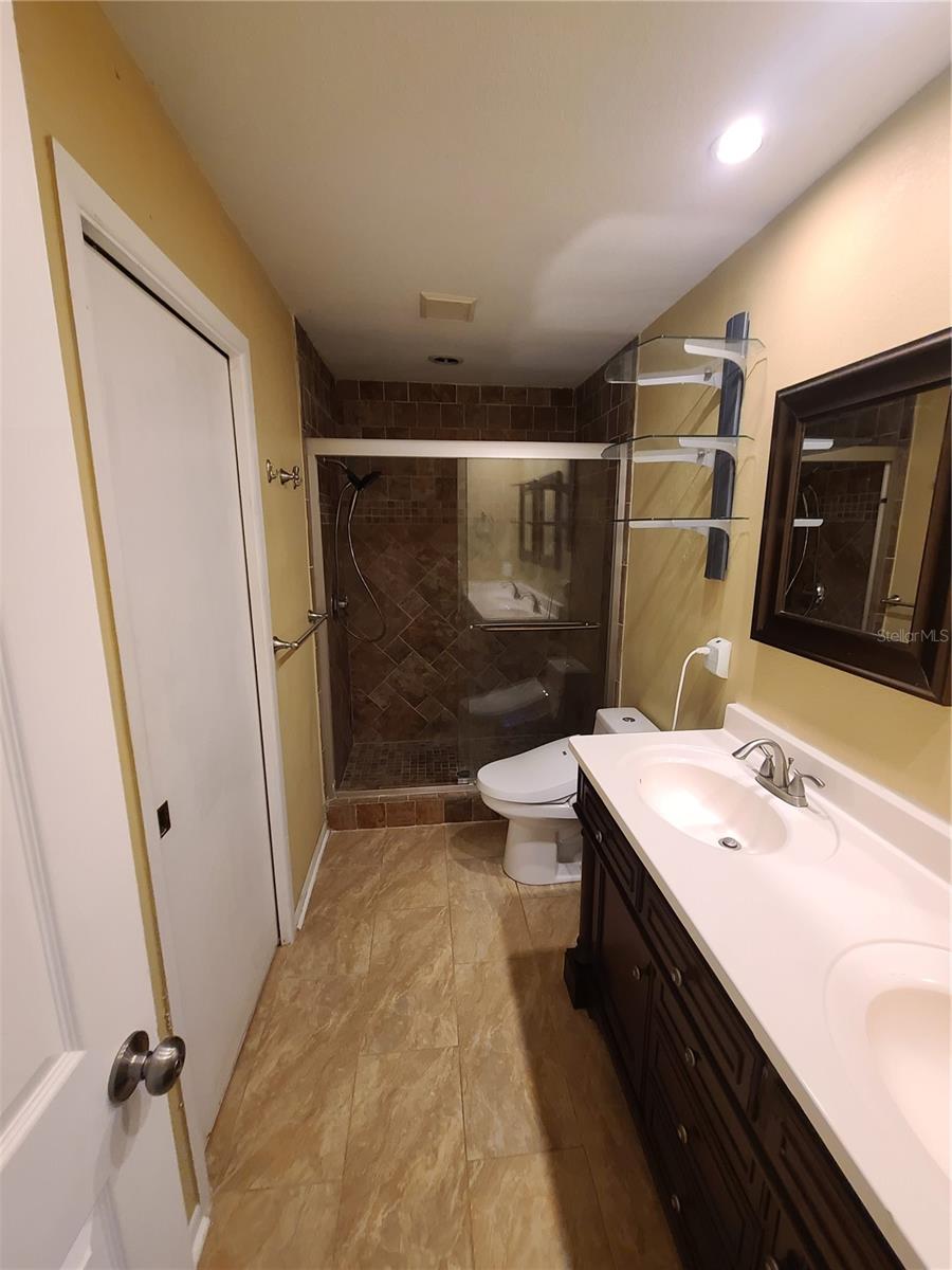 Image 10 of 23 For 13701 Lazy Oak Drive