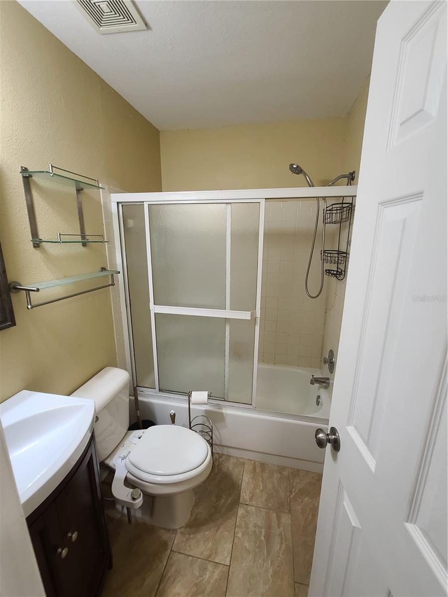 Image 18 of 23 For 13701 Lazy Oak Drive