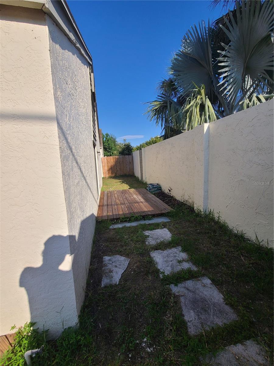 Image 22 of 23 For 13701 Lazy Oak Drive