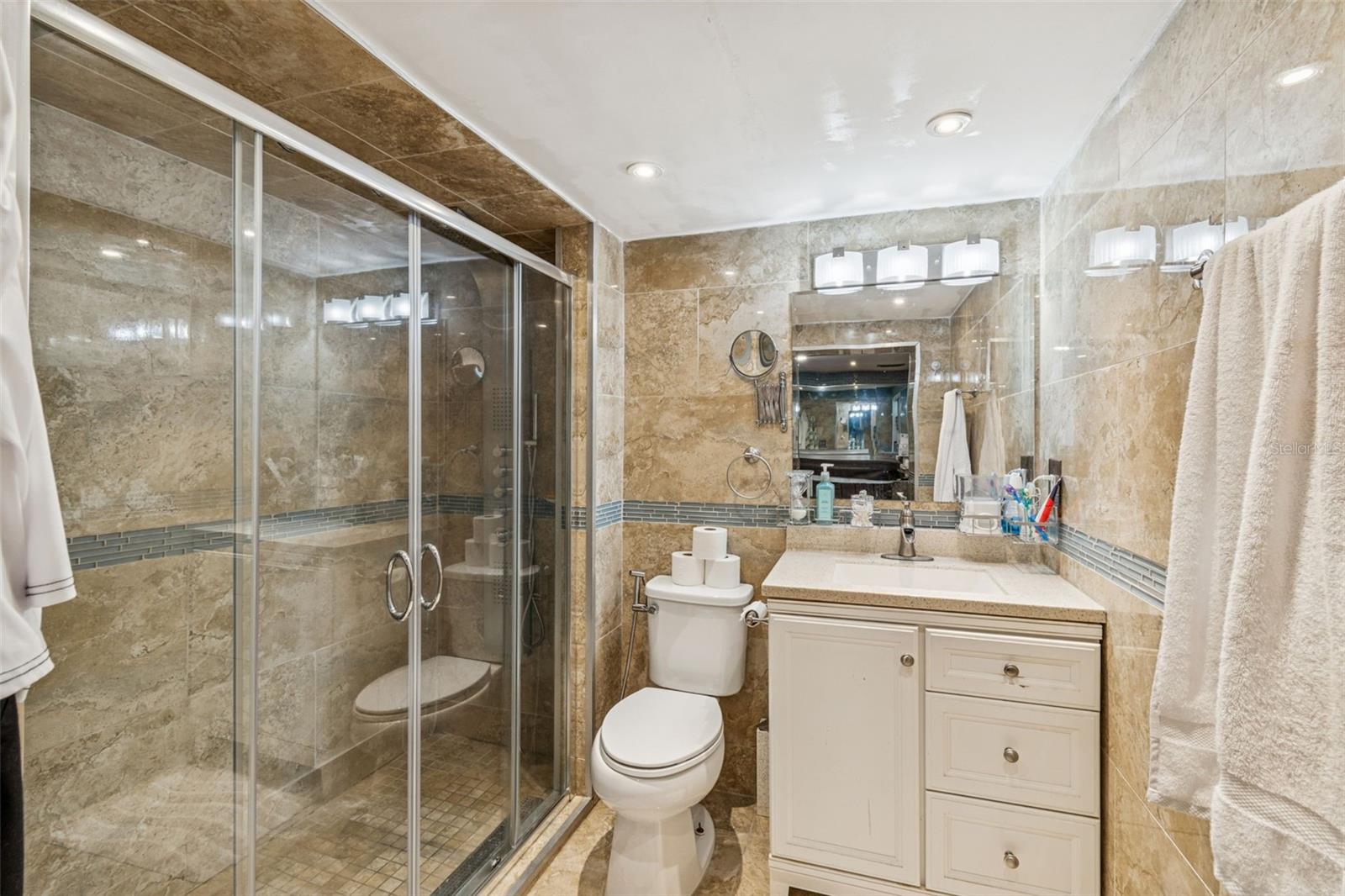 Image 15 of 38 For 2013 Marilyn Avenue