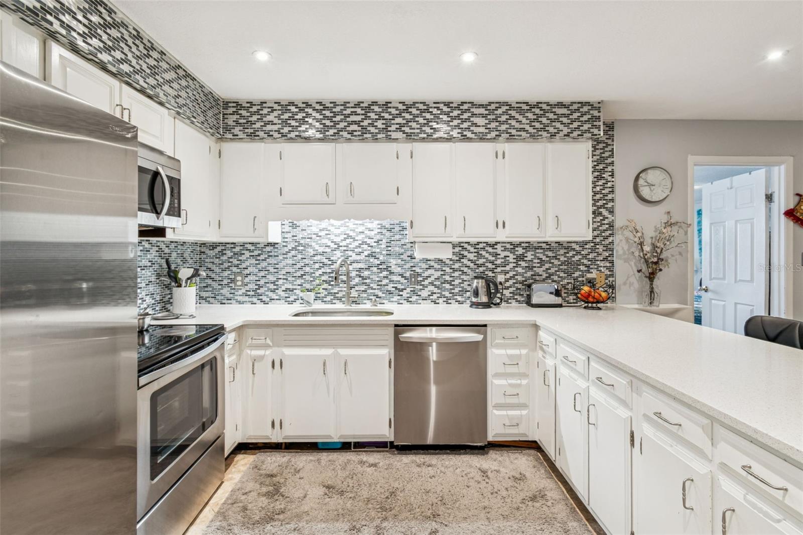 Image 6 of 38 For 2013 Marilyn Avenue