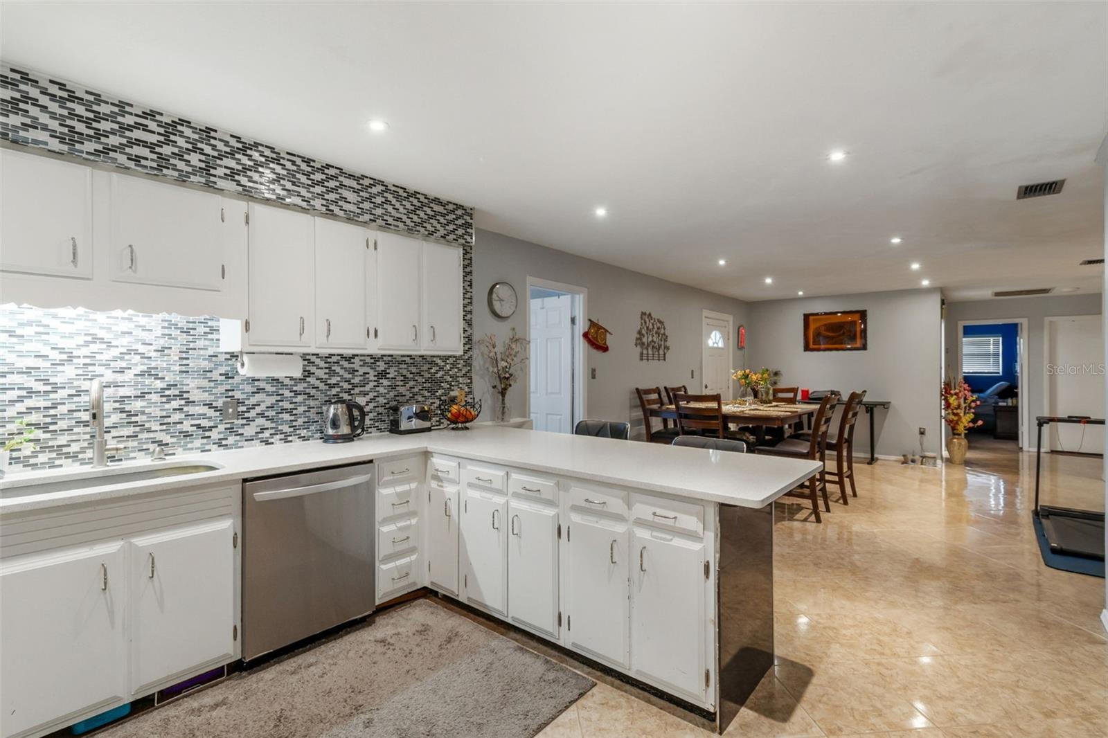 Image 8 of 38 For 2013 Marilyn Avenue