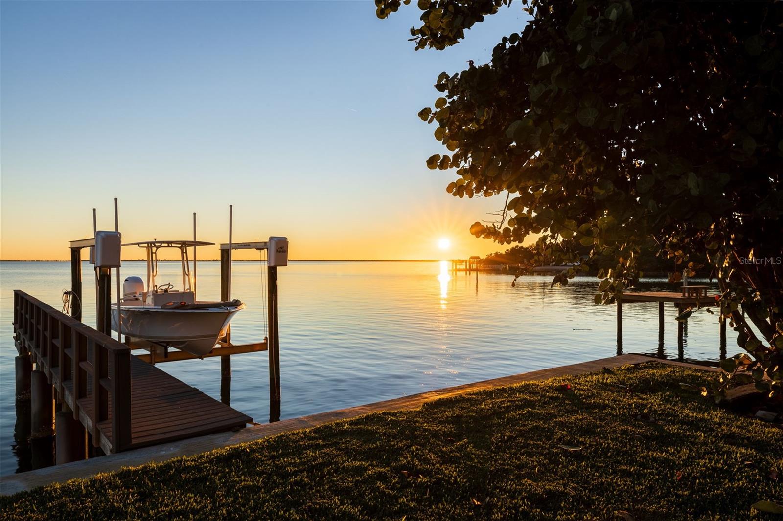 Image 12 of 66 For 218 Colony Point Road S