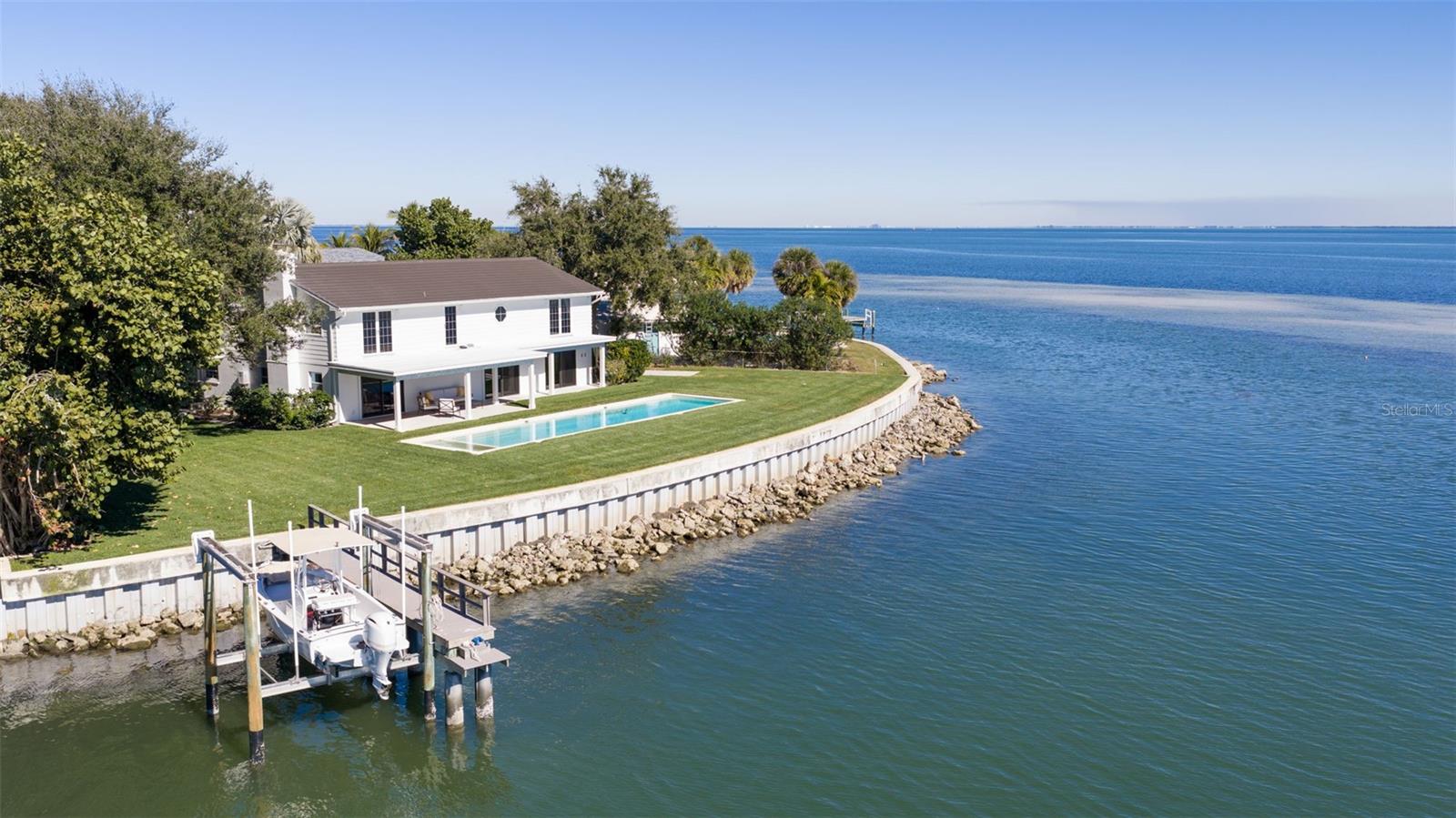 Image 17 of 66 For 218 Colony Point Road S