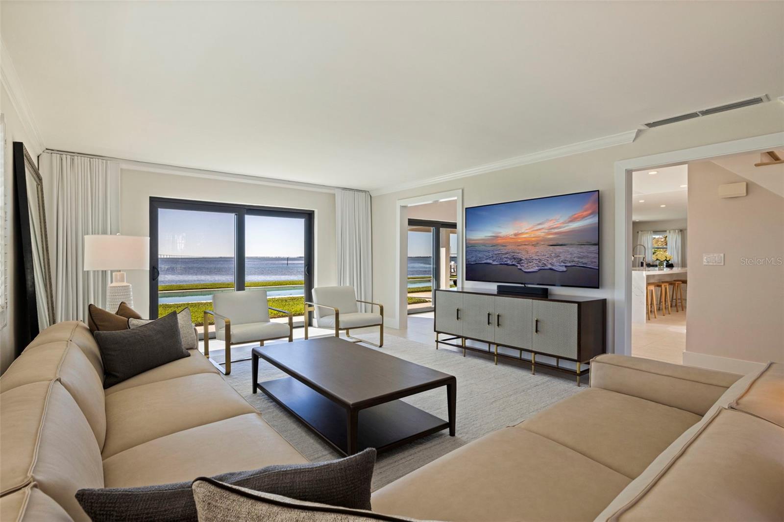 Image 22 of 66 For 218 Colony Point Road S