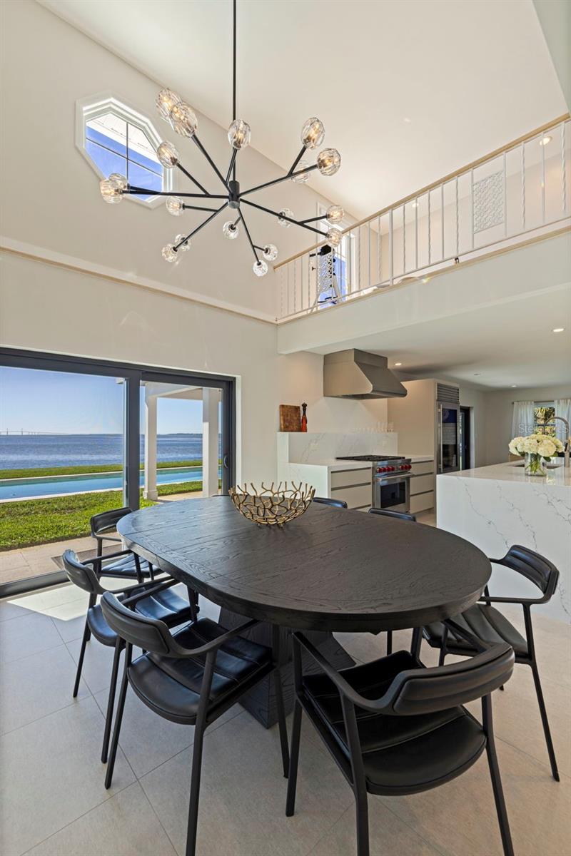 Image 25 of 66 For 218 Colony Point Road S