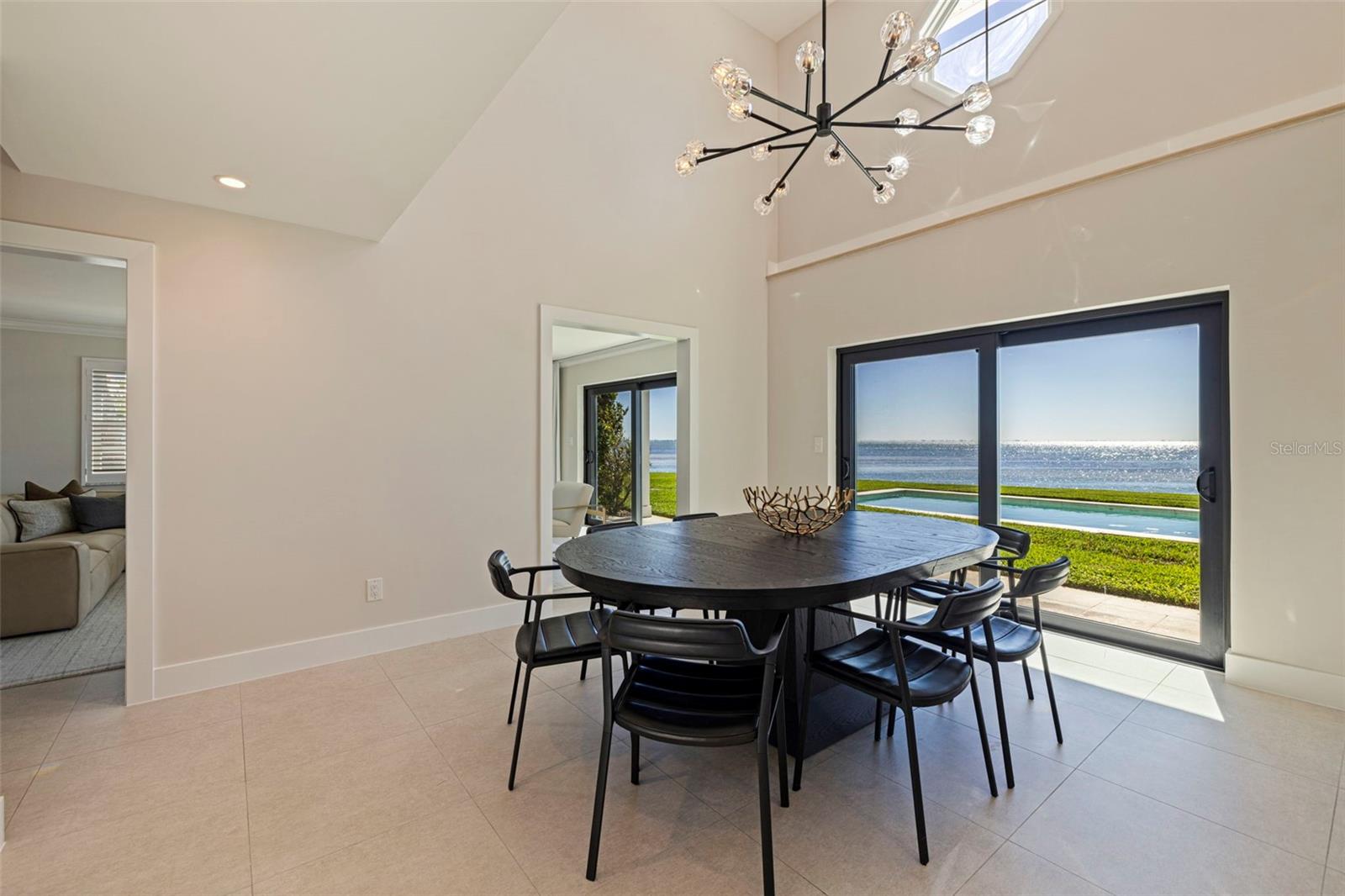 Image 26 of 66 For 218 Colony Point Road S