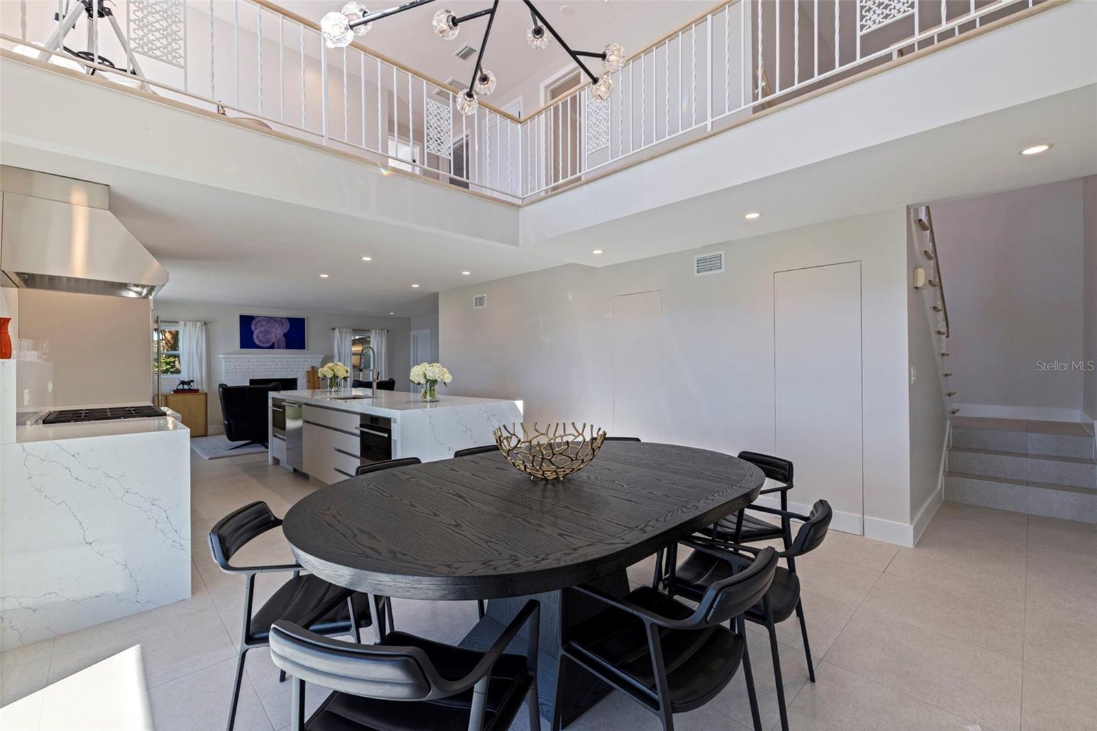 Image 27 of 66 For 218 Colony Point Road S