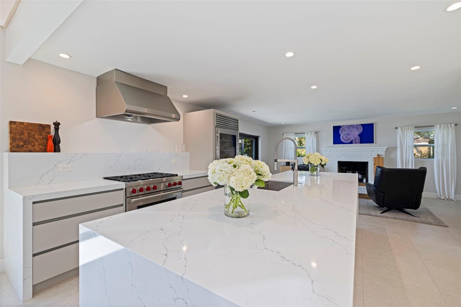 Image 28 of 66 For 218 Colony Point Road S