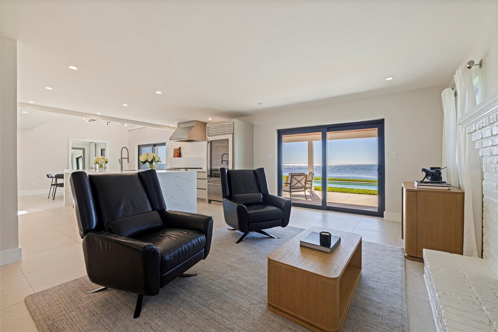 Image 32 of 66 For 218 Colony Point Road S