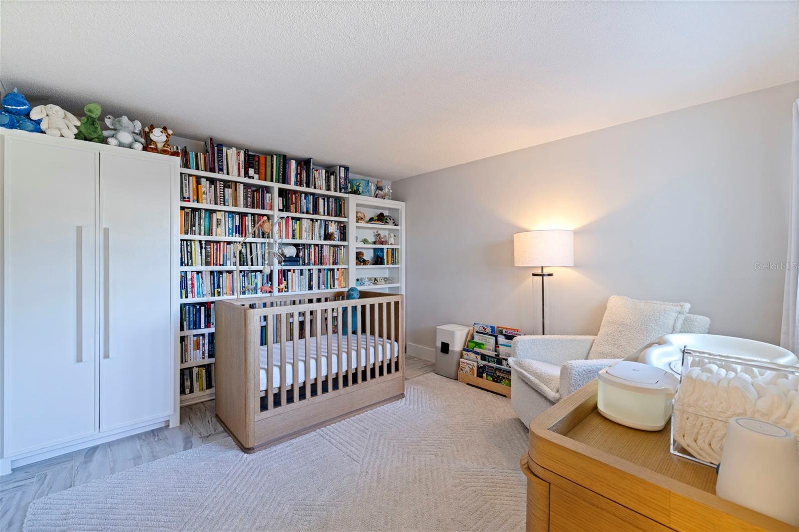 Image 33 of 66 For 218 Colony Point Road S