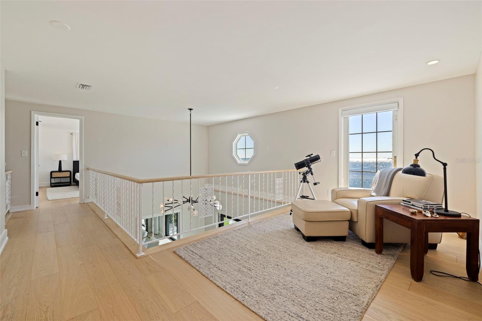 Image 36 of 66 For 218 Colony Point Road S