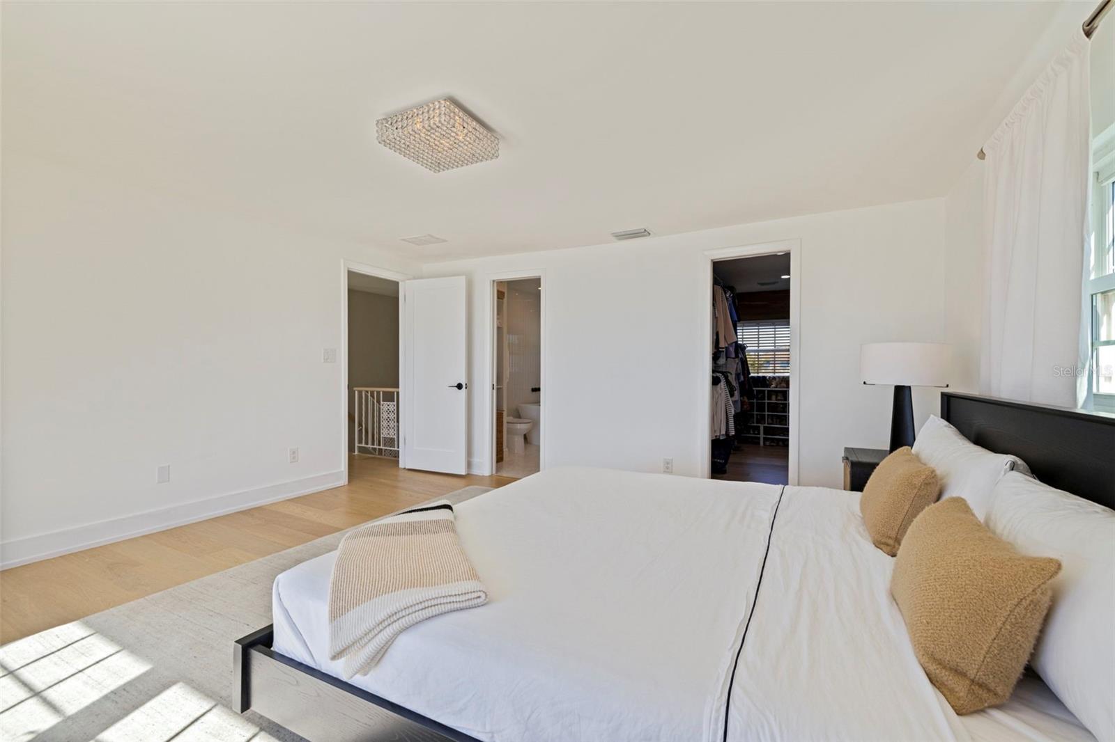 Image 39 of 66 For 218 Colony Point Road S