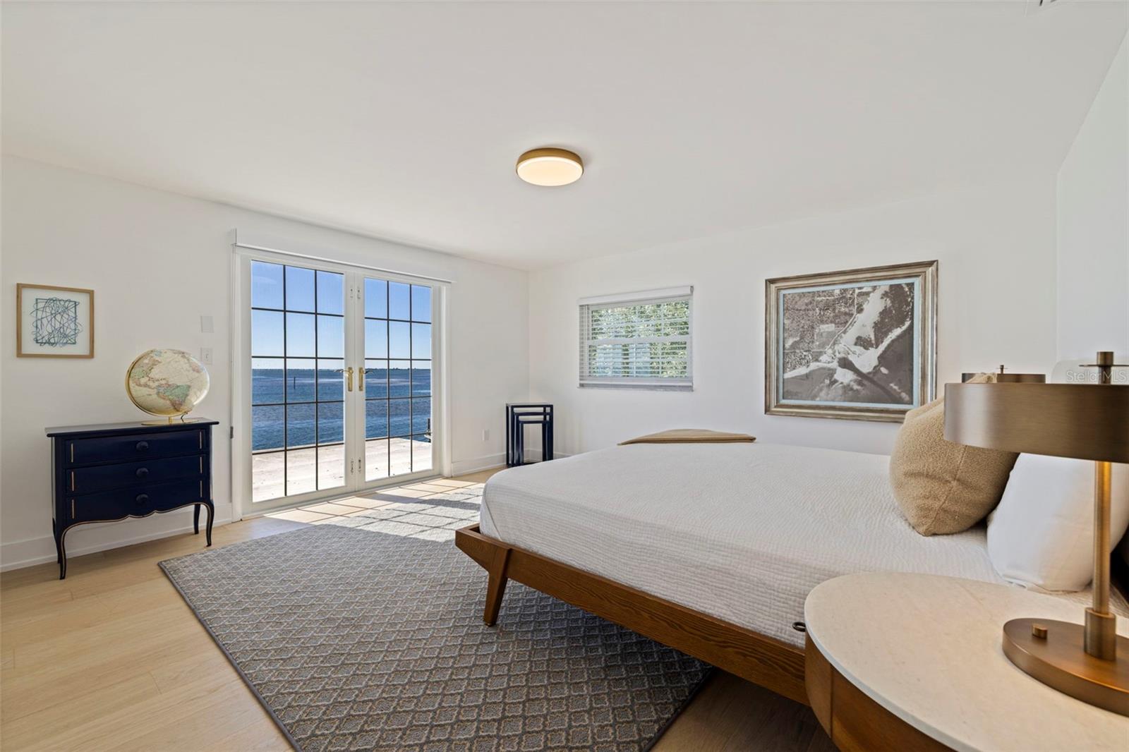 Image 44 of 66 For 218 Colony Point Road S