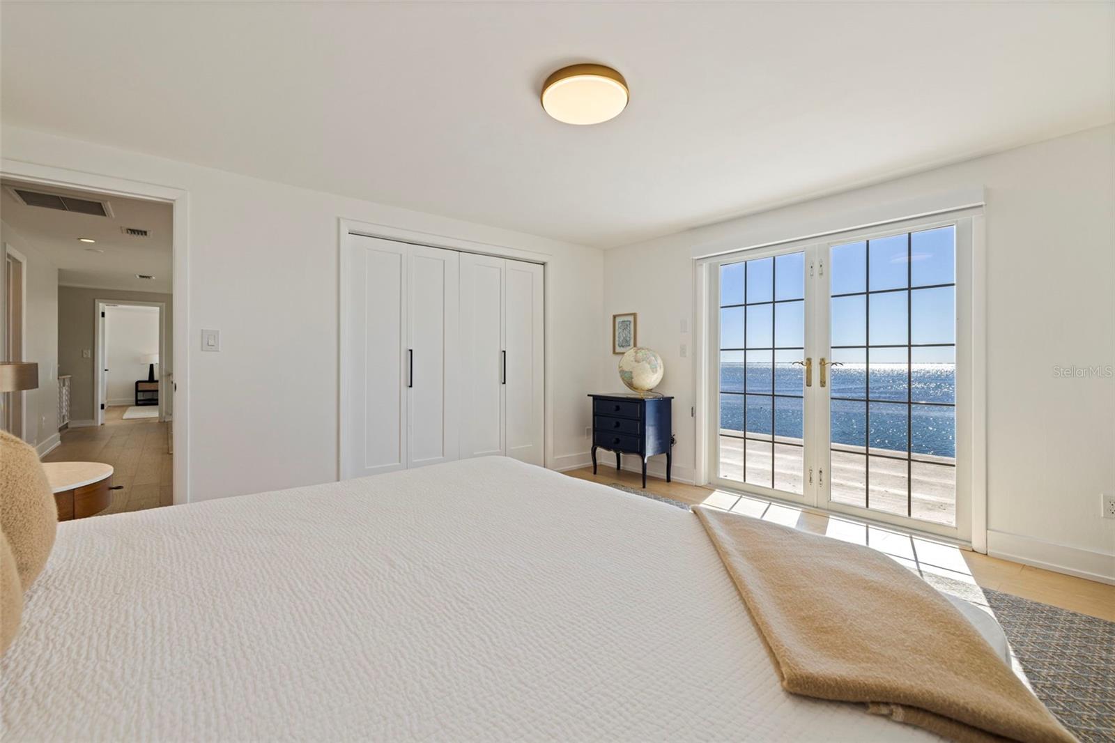 Image 45 of 66 For 218 Colony Point Road S