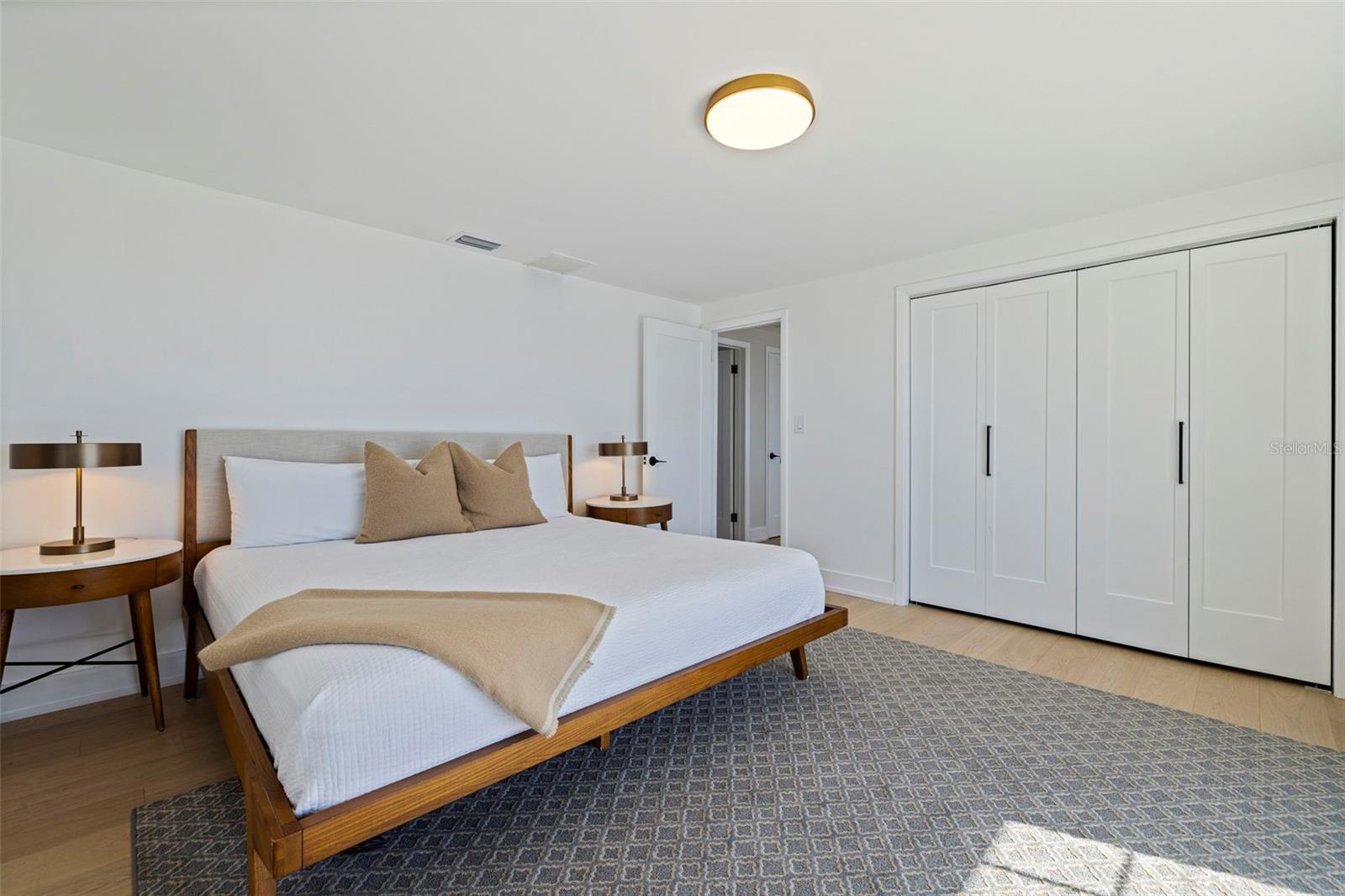 Image 46 of 66 For 218 Colony Point Road S