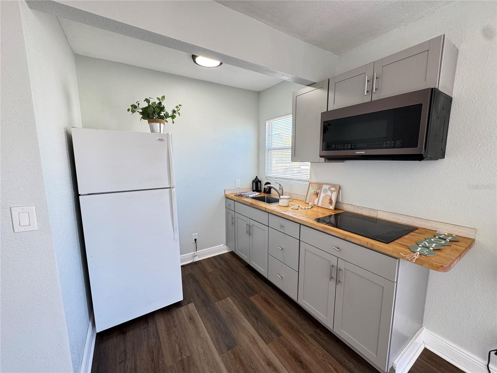 Image 5 of 10 For 3927 6th Street S