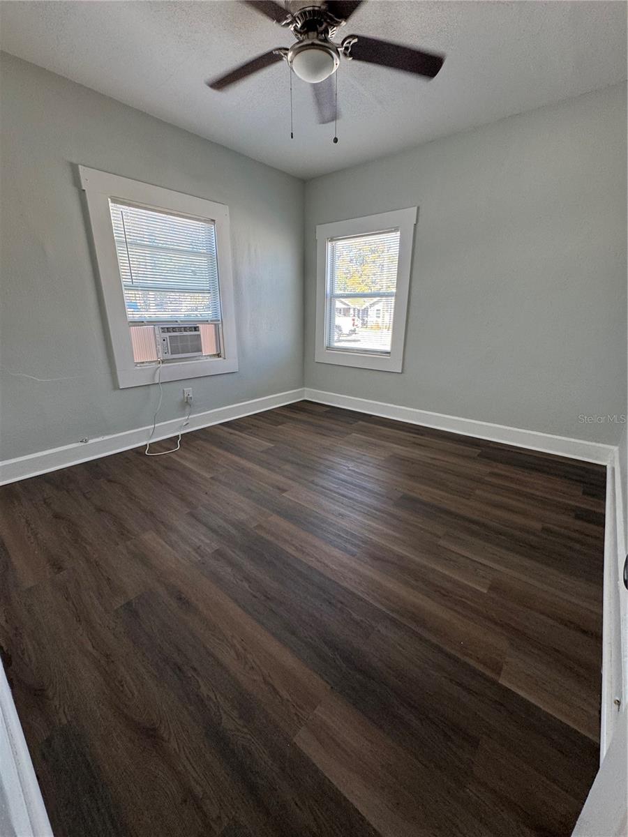 Image 7 of 10 For 3927 6th Street S