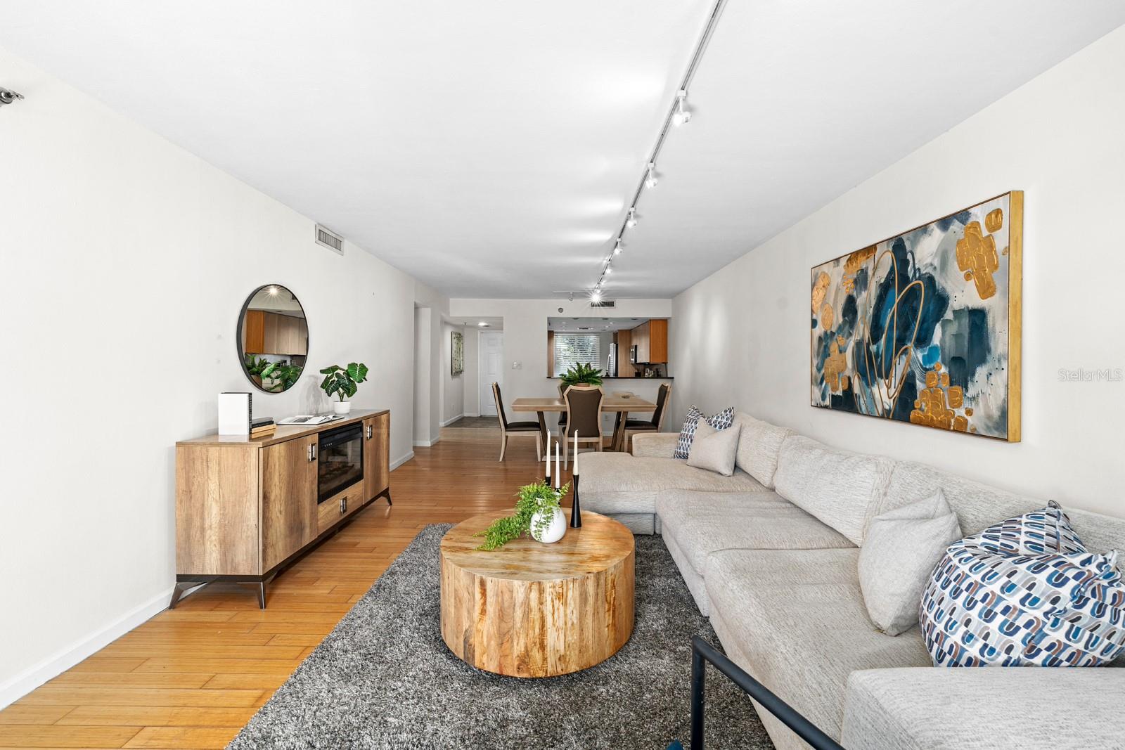 Image 10 of 31 For 201 Laurel Street 310